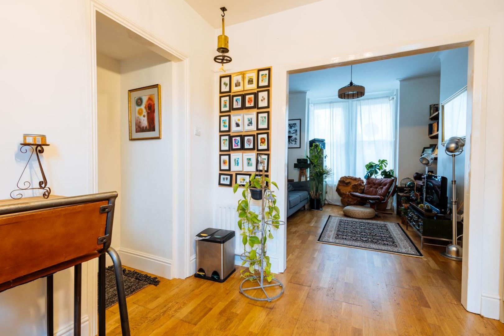 Unique Private Apartment W/ Easy Access To Central Лондон Екстериор снимка