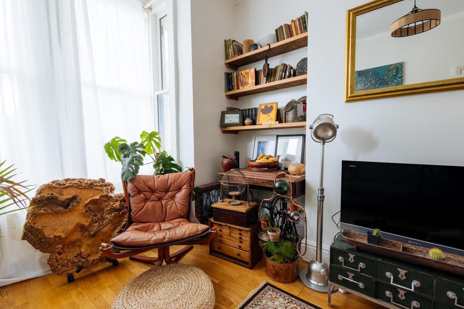 Unique Private Apartment W/ Easy Access To Central Лондон Екстериор снимка