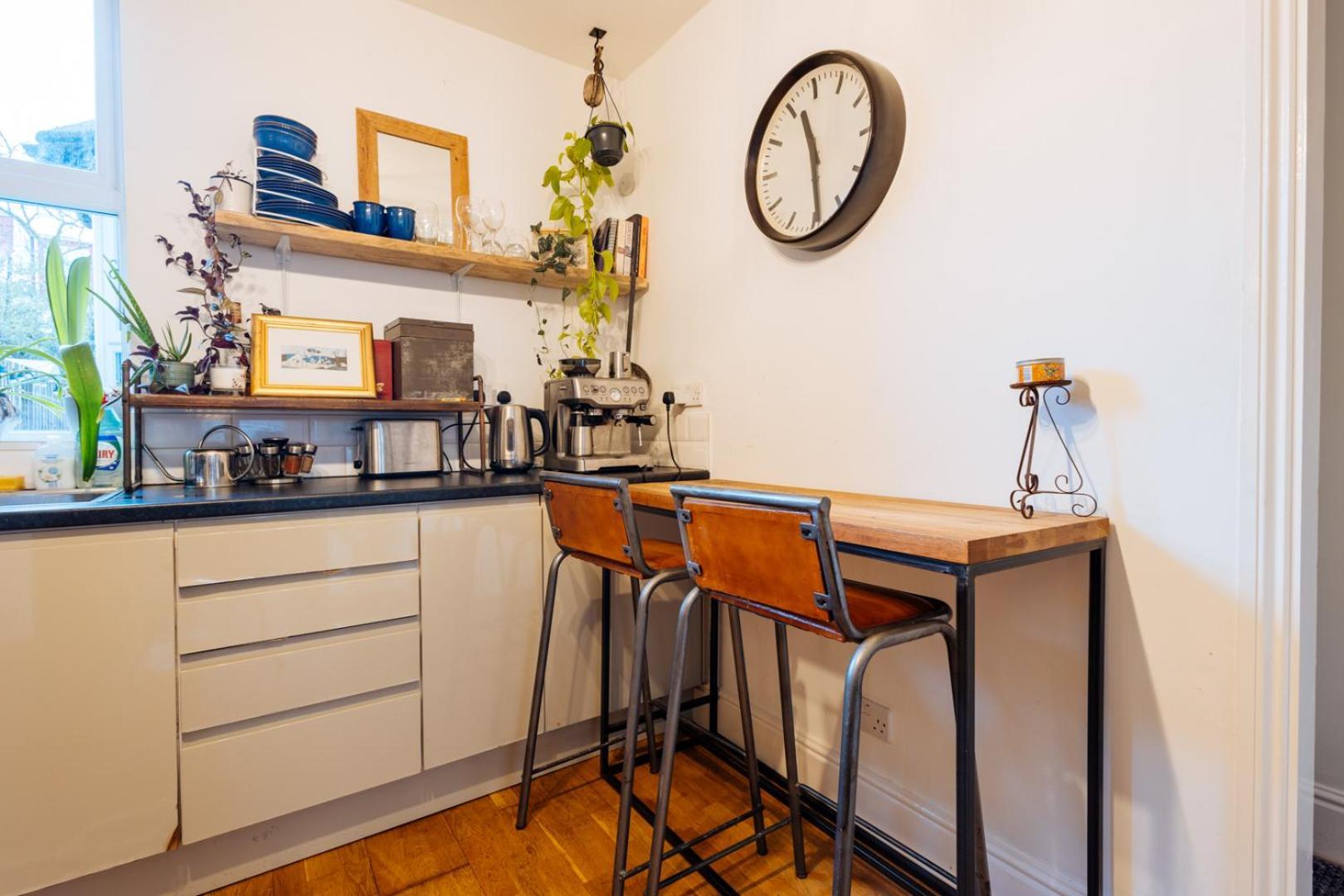 Unique Private Apartment W/ Easy Access To Central Лондон Екстериор снимка